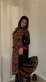 Load image into Gallery viewer, MULTI COLOR GEORGETTE KURTI WITH STOLE