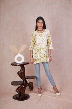 Load image into Gallery viewer, Gazal Mulmul Short Kurta