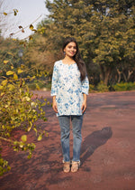 Load image into Gallery viewer, Gazal Mulmul Short Kurta