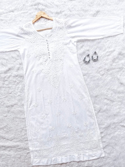 Vaani White Chikankari Cotton Straight Kurti – Inspired by Saiyaara Elegance