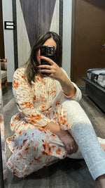 Load image into Gallery viewer, Neitra hand-embroidered malmal Kurti
