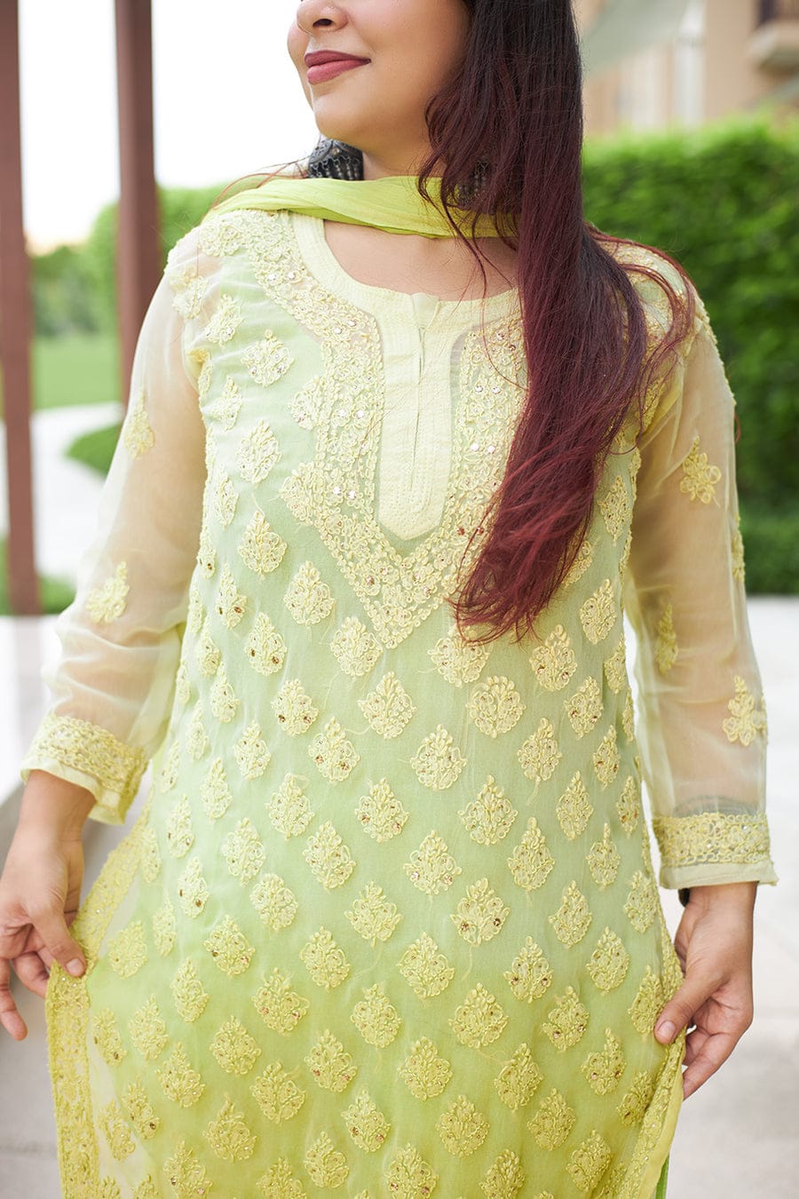 Omrae Buti Jaal Georgeete Chikankari Full Suit