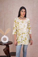 Load image into Gallery viewer, Gazal Mulmul Short Kurta

