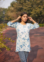 Load image into Gallery viewer, Gazal Mulmul Short Kurta
