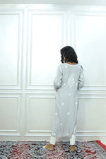 Load image into Gallery viewer, Authentic Chikankari Handcrafted modal Kurti
