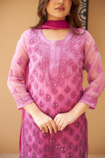 Load image into Gallery viewer, Omrae Buti Jaal Georgeete Chikankari Full Suit
